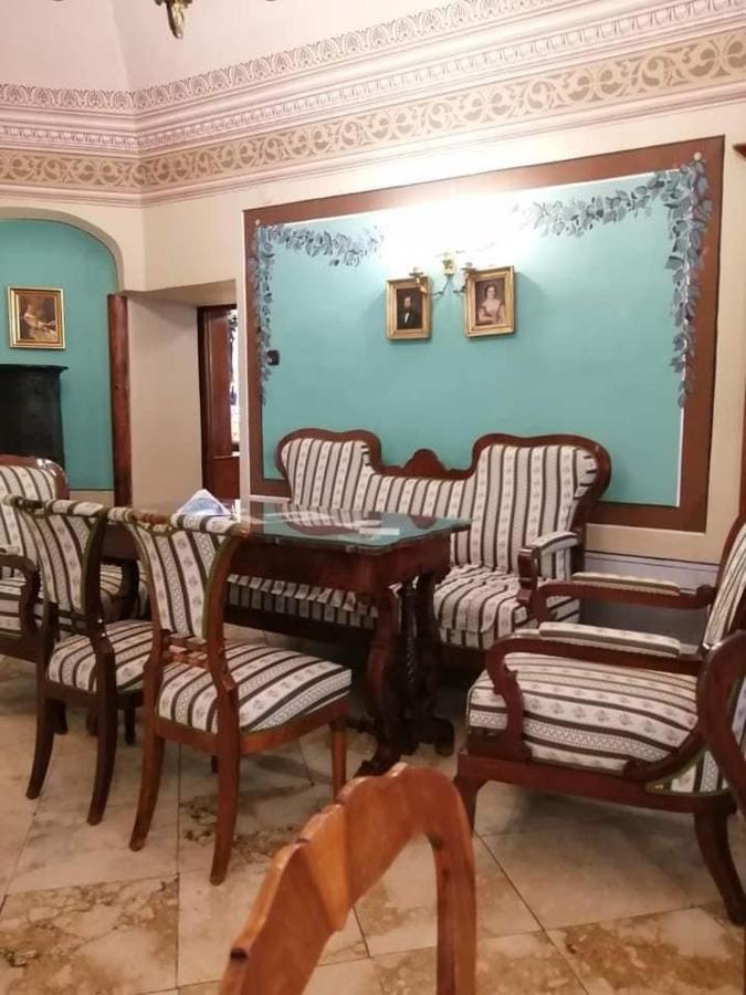 Viharsarki Apartman Gyula Eksteriør billede